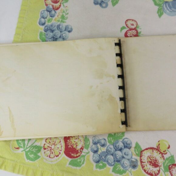 Clock Wise Time Saving Recipes for the Busy Homemaker 1953 by Barbara Gillard - Picture 9 of 10